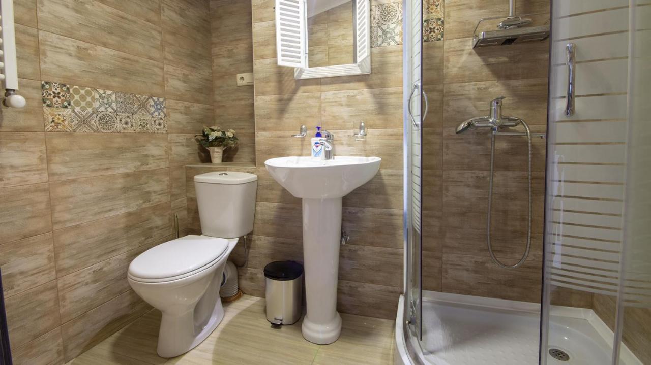 4 Bedroom Apartment On Liberty Square 第比利斯 外观 照片