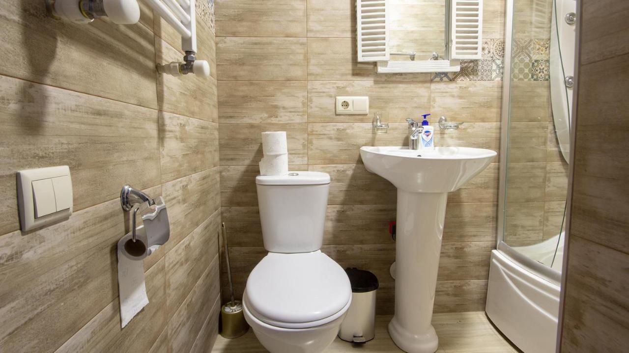 4 Bedroom Apartment On Liberty Square 第比利斯 外观 照片