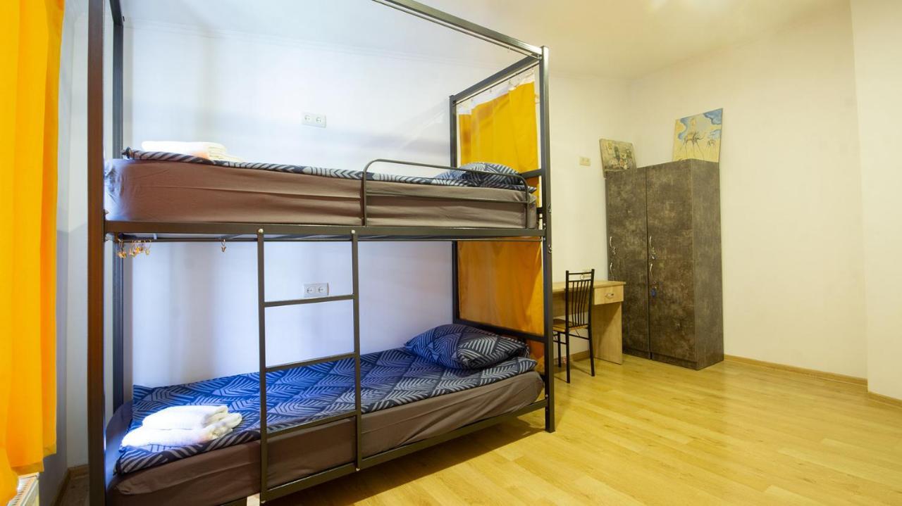 4 Bedroom Apartment On Liberty Square 第比利斯 外观 照片