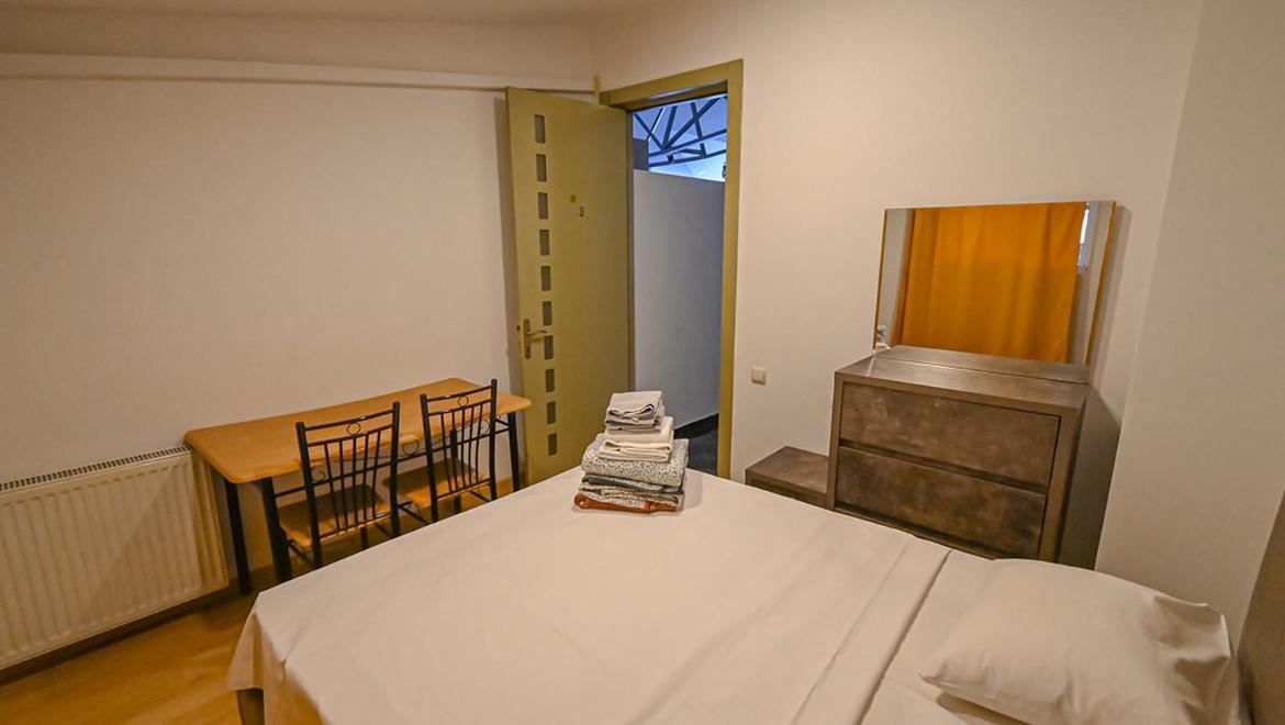 4 Bedroom Apartment On Liberty Square 第比利斯 外观 照片