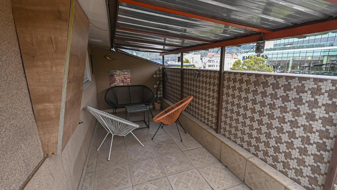 4 Bedroom Apartment On Liberty Square 第比利斯 外观 照片